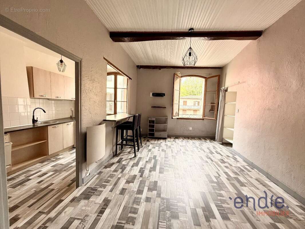 Appartement à LORGUES