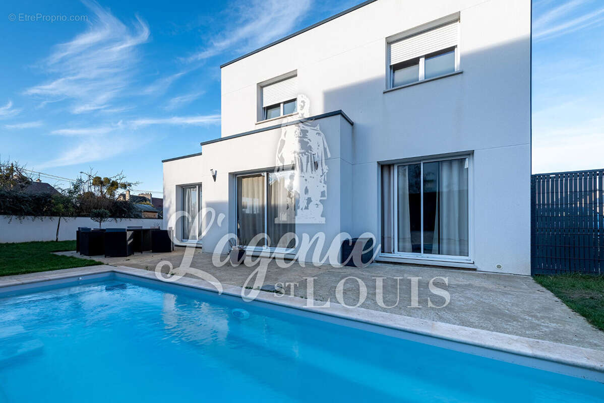 Maison à MAY-SUR-ORNE