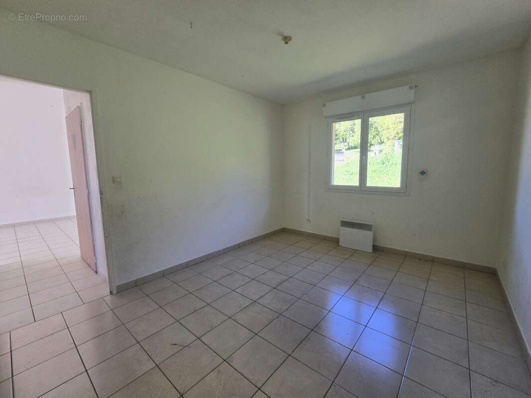Maison à BONNES