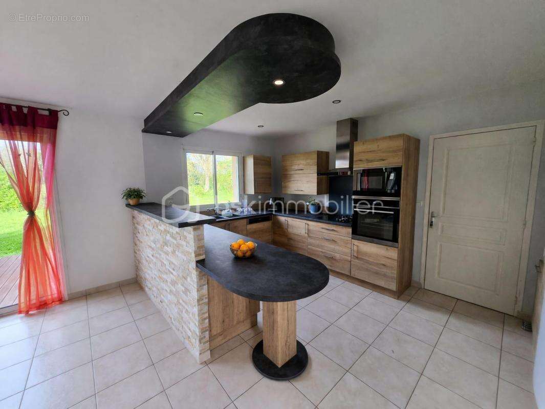 Maison à LA BAZOUGE-DES-ALLEUX