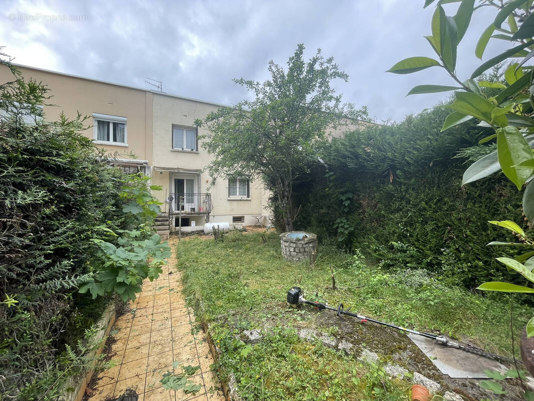 Maison à CHENOVE
