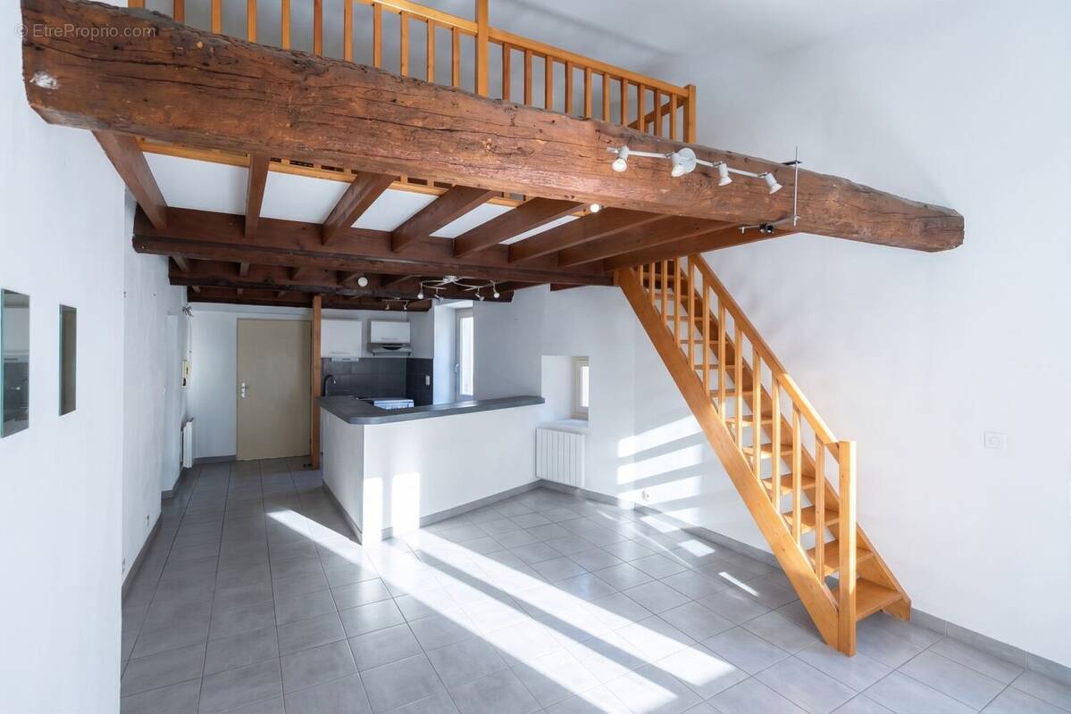 Appartement à ETOILE-SUR-RHONE