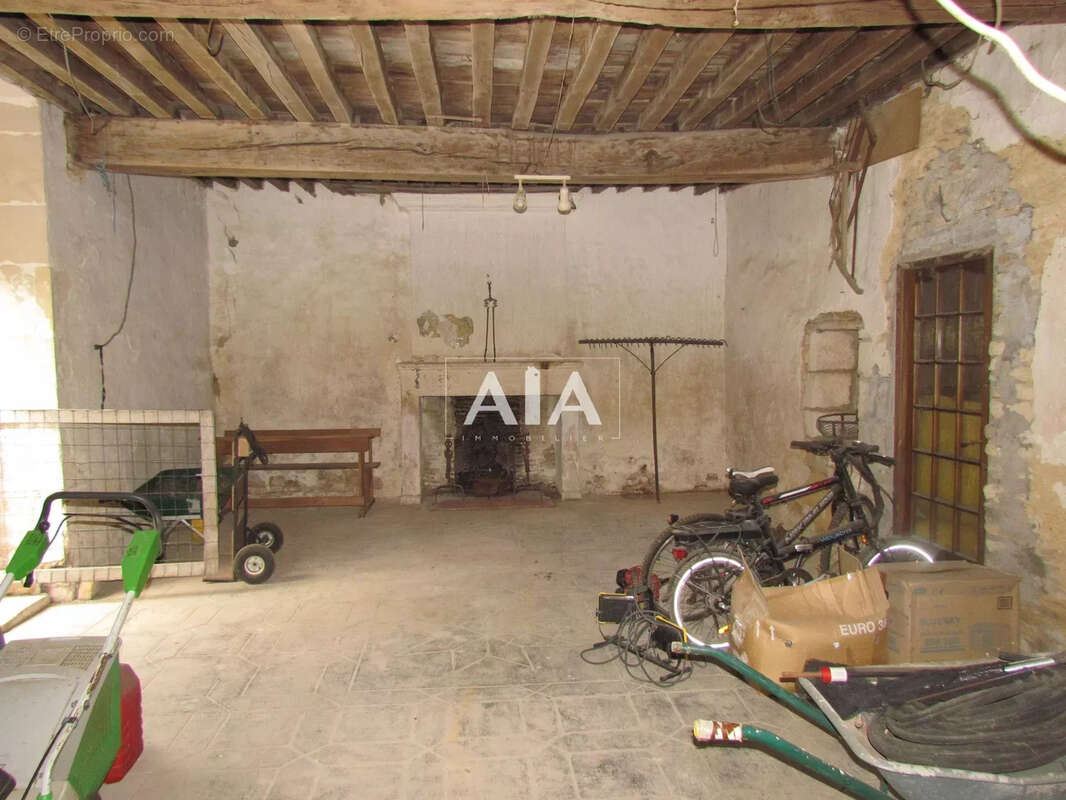 Maison à COURCOME