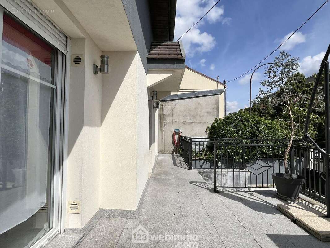 Maison de ville, en parfait état, - Maison à VITRY-SUR-SEINE