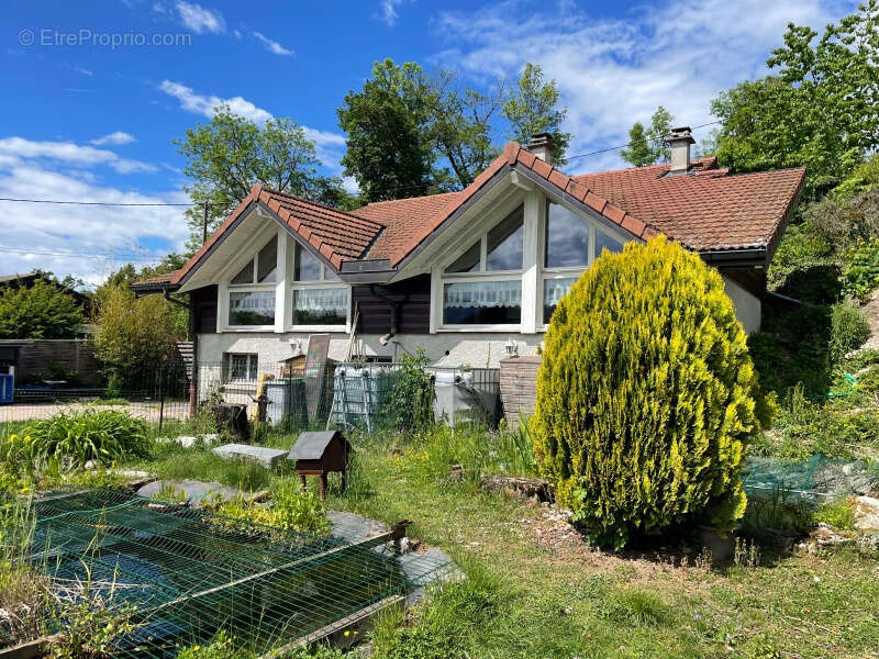 Maison à PERRIGNIER