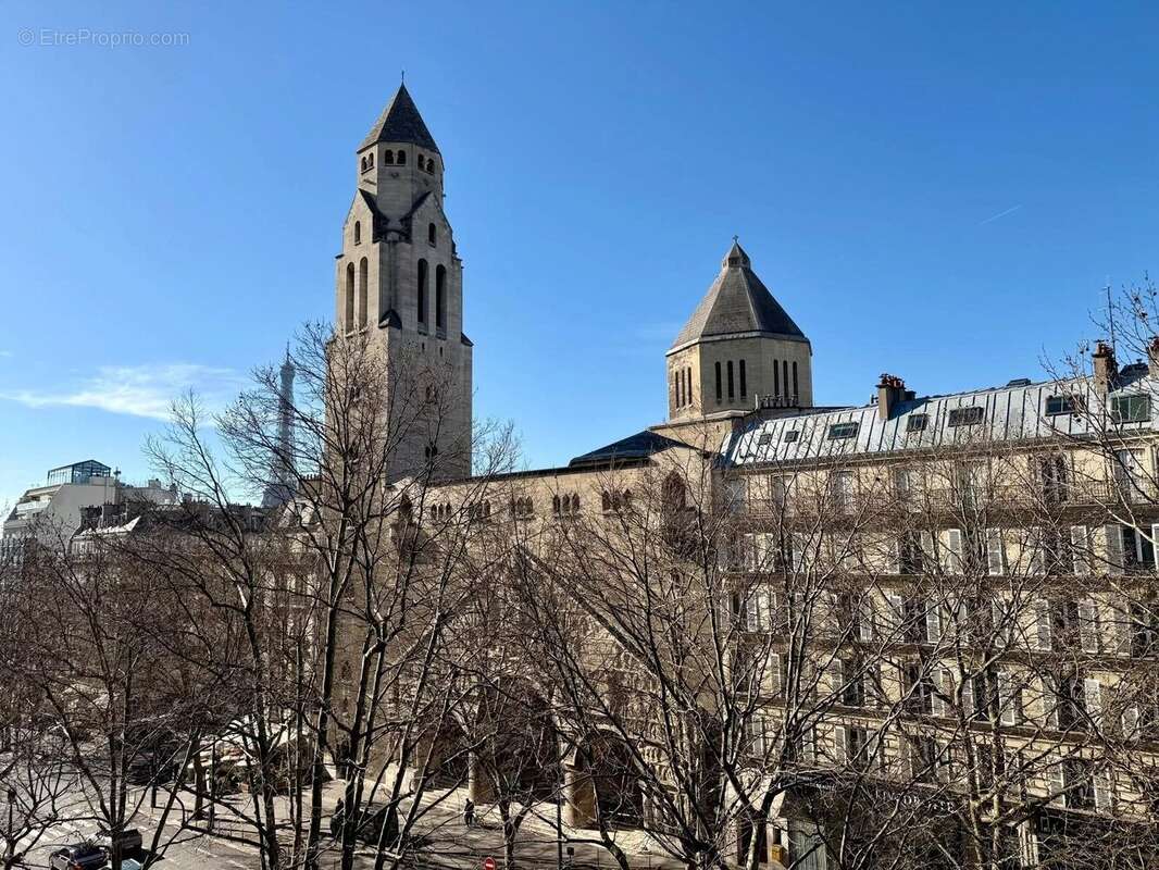 Appartement à PARIS-8E