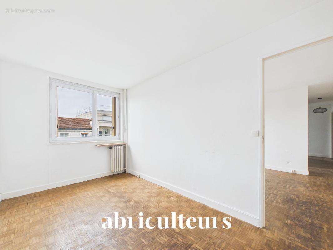 Excellent potentiel pour ce 3 pièces plein sud en vente à Montreuil (93100) - photo 14