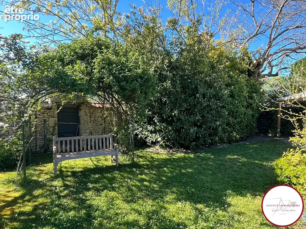 Aux Confins du 18, 03, 58,   Propriété centre ville avec dépendances, jardin et piscine - photo 18
