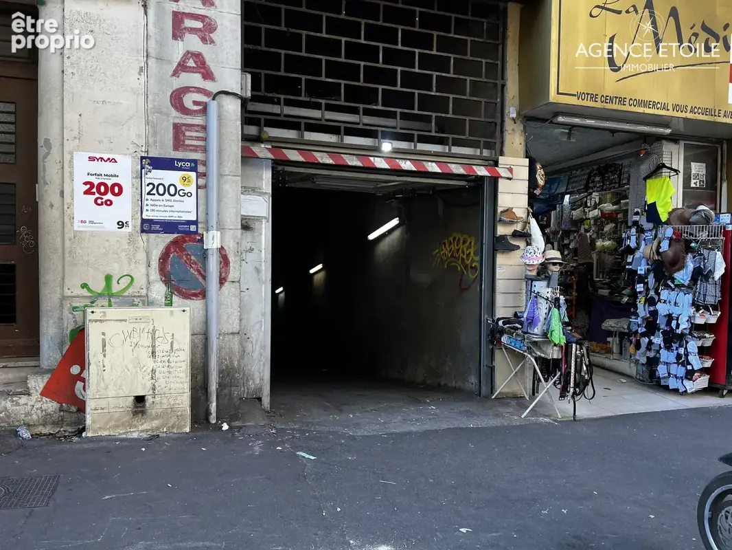 Parking à MARSEILLE-3E