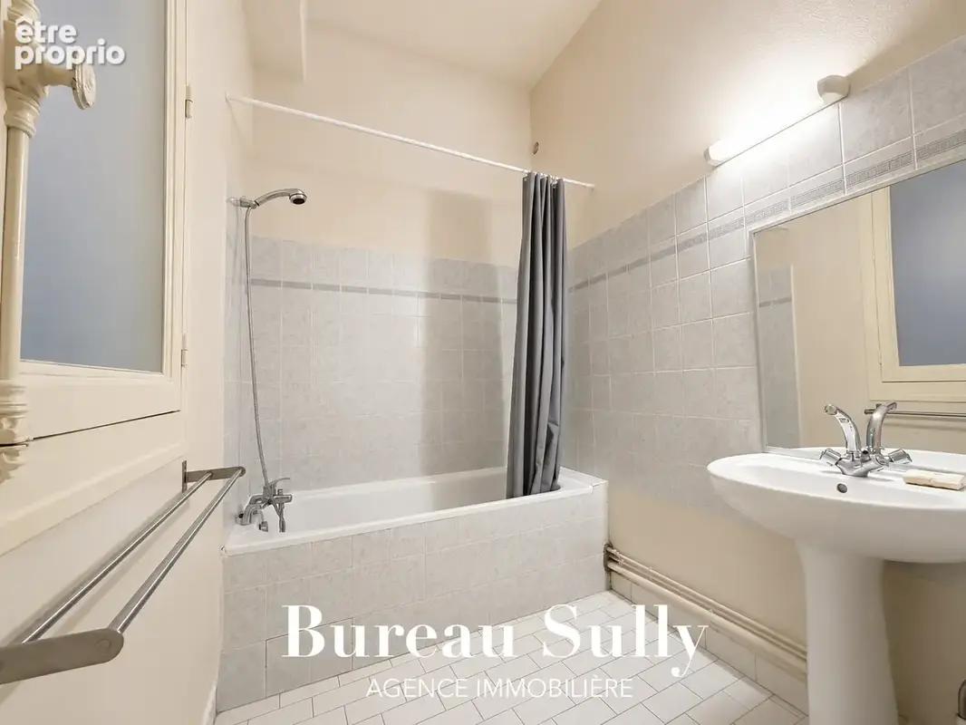 LYON 2 - 'Rue Mercière / Brest' - Bel appartement T3 - photo 6