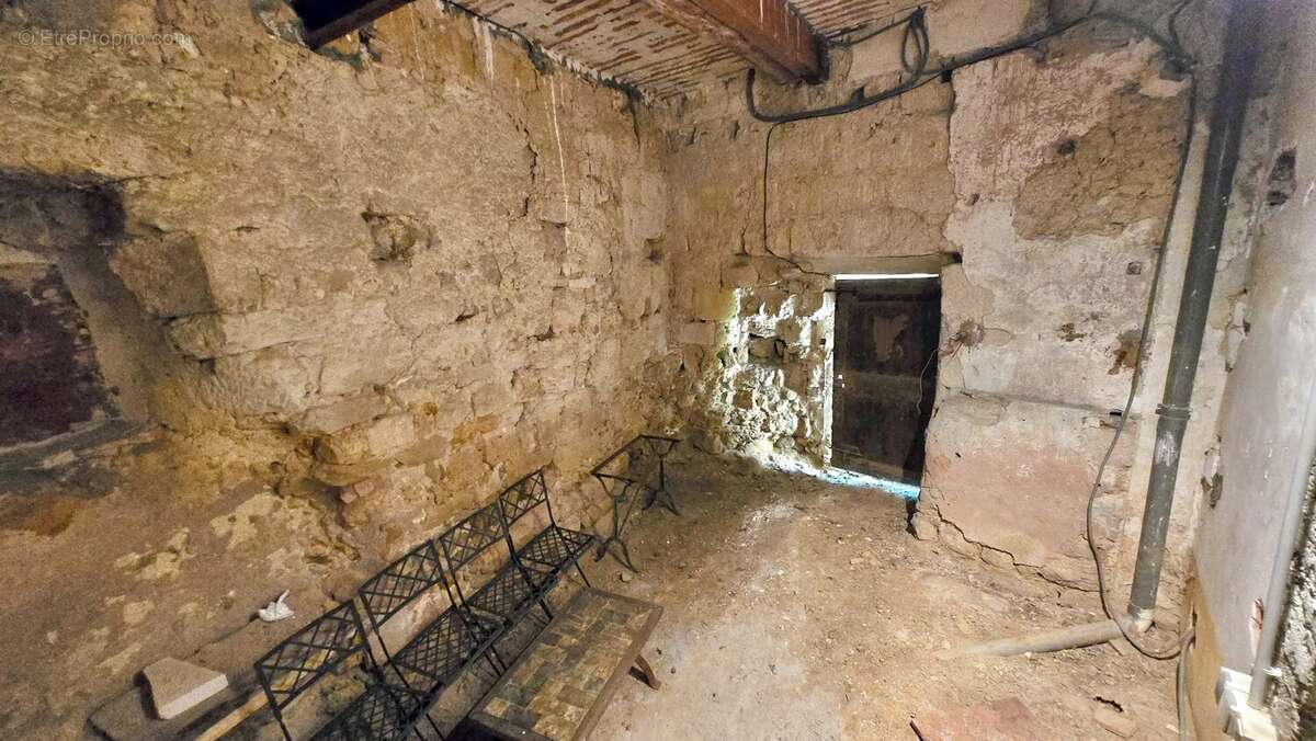 Maison à ESPONDEILHAN