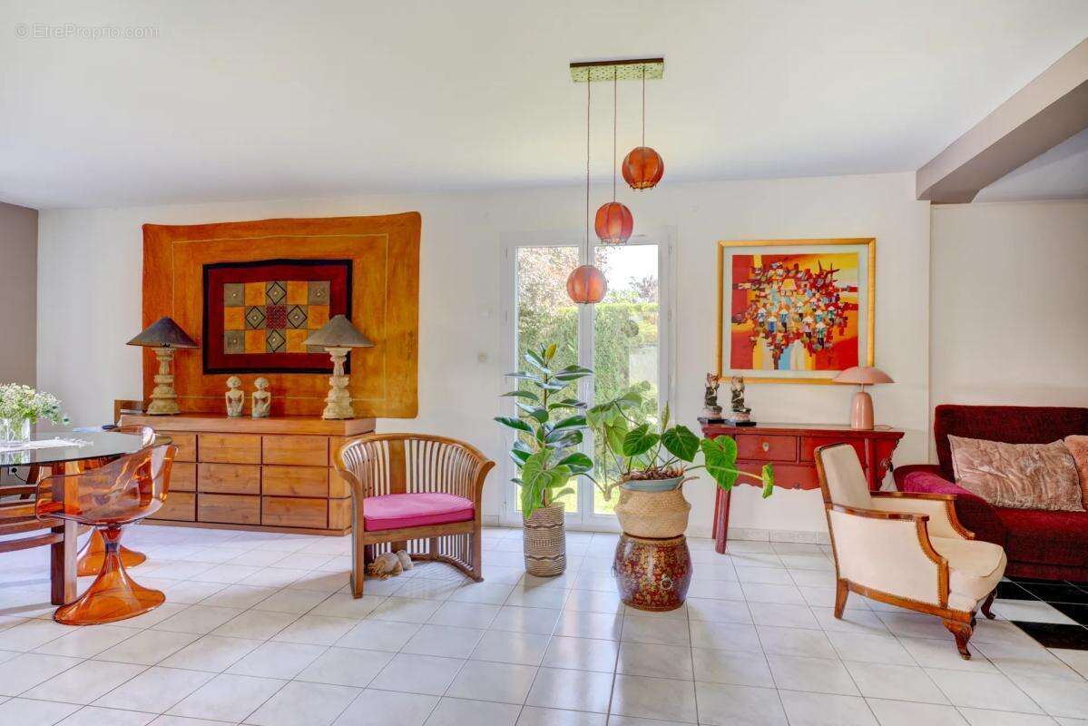 Maison de 4 pièces de 112 m² à Décines-Charpieu - photo 4
