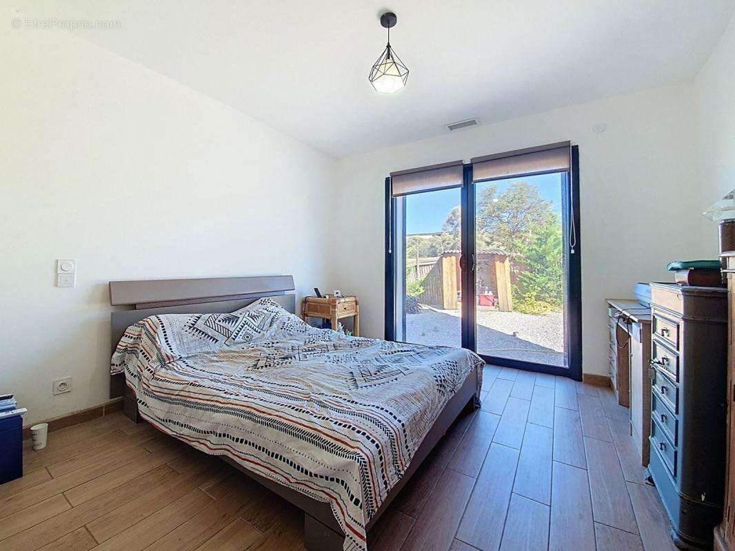 Maison à PEYRESTORTES