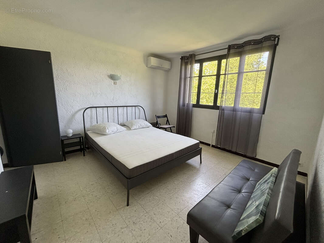 Autre à ENTRECHAUX