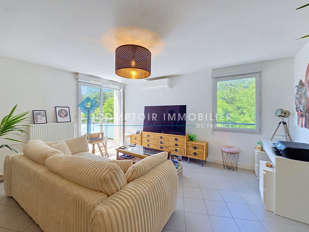 Appartement à MEYLAN