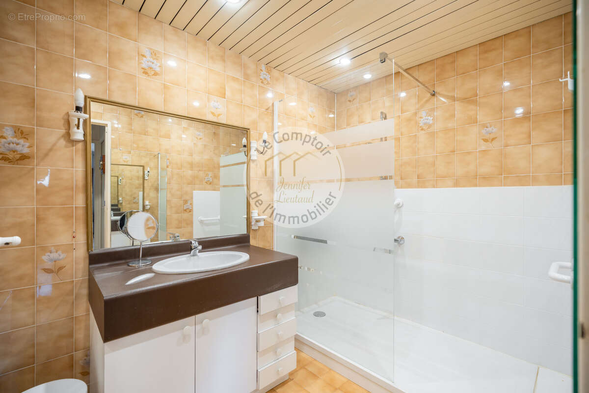Appartement à MARSEILLE-9E