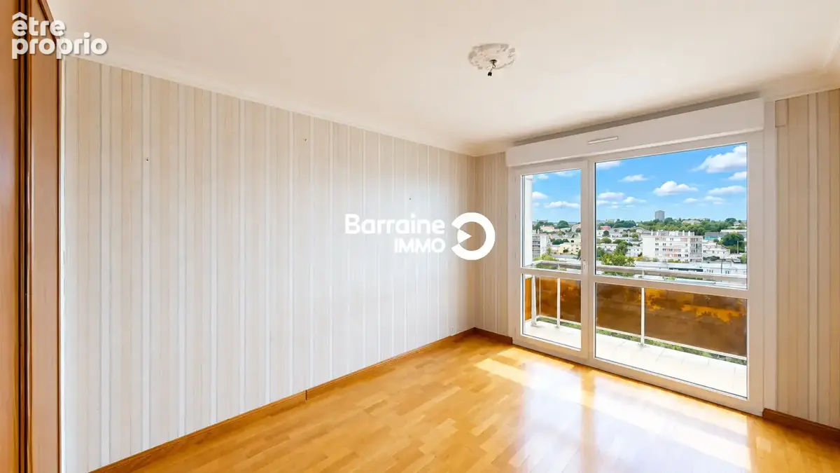 Exclusivité menez-paul : dernier étage, appartement t4 - ascenseur - deux balcons et parking - photo 11