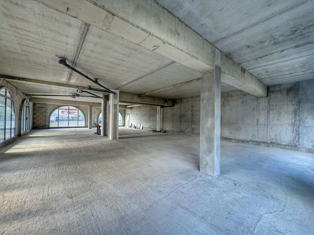 Commerce à SAINT-JEAN-PIED-DE-PORT