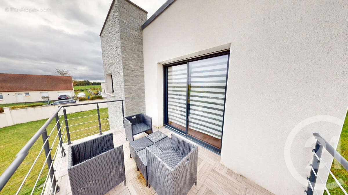 Maison à SAINT-QUENTIN