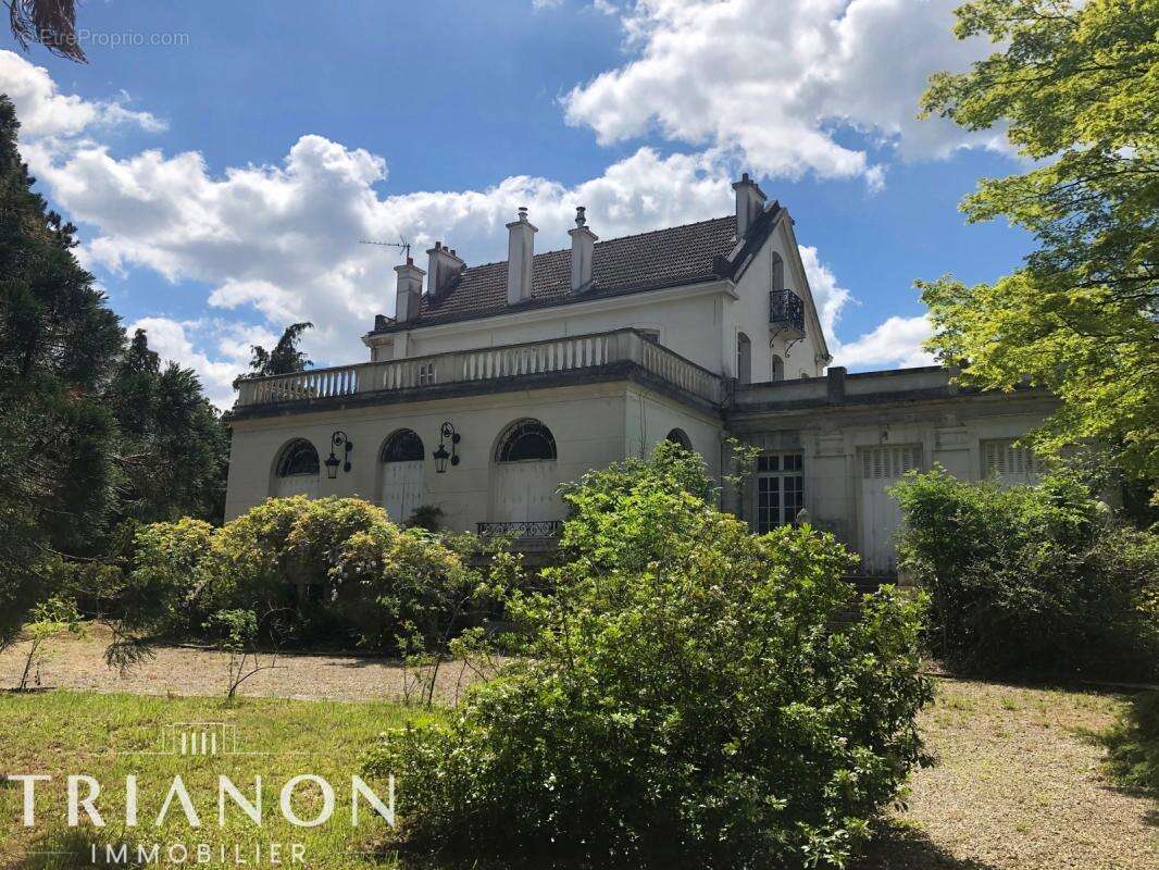 Maison à LA CELLE-SAINT-CLOUD