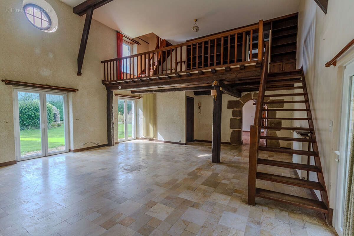 Maison à SAINT-SAUVEUR-LA-POMMERAYE