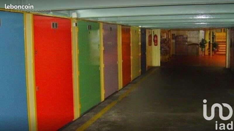 Photo 2 - Parking à SAINT-ETIENNE