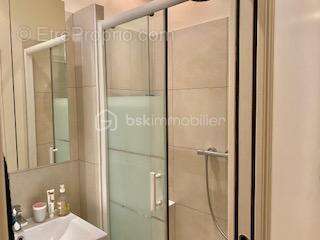 Neuilly-sur-Seine – Saint Dominique - 5 pièces haussmannien – 126 m² Carrez – Rez-de-chaussée calme et prêt à vivre - photo 15