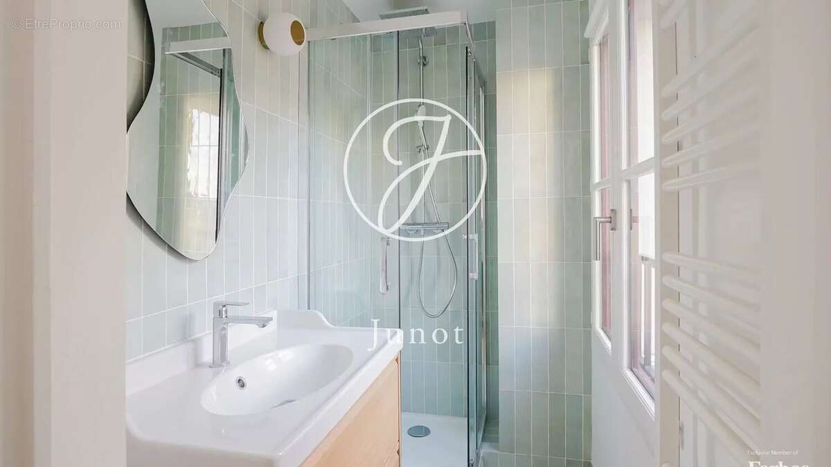 Appartement à PARIS-3E