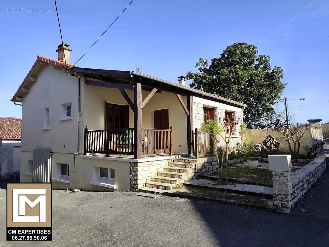 Maison à NEUVIC