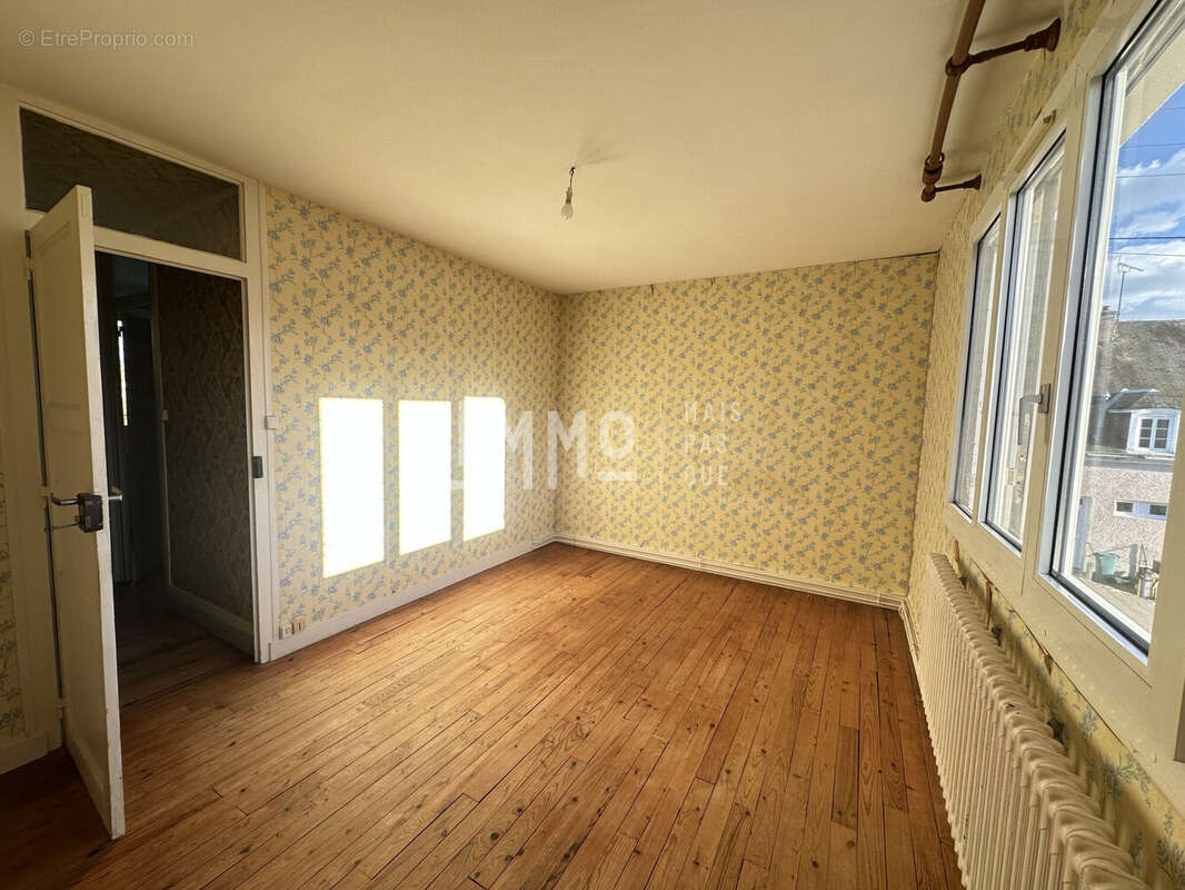 Maison à BESSE-SUR-BRAYE