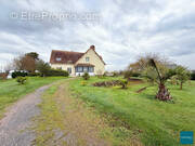 Maison à COURVAUDON