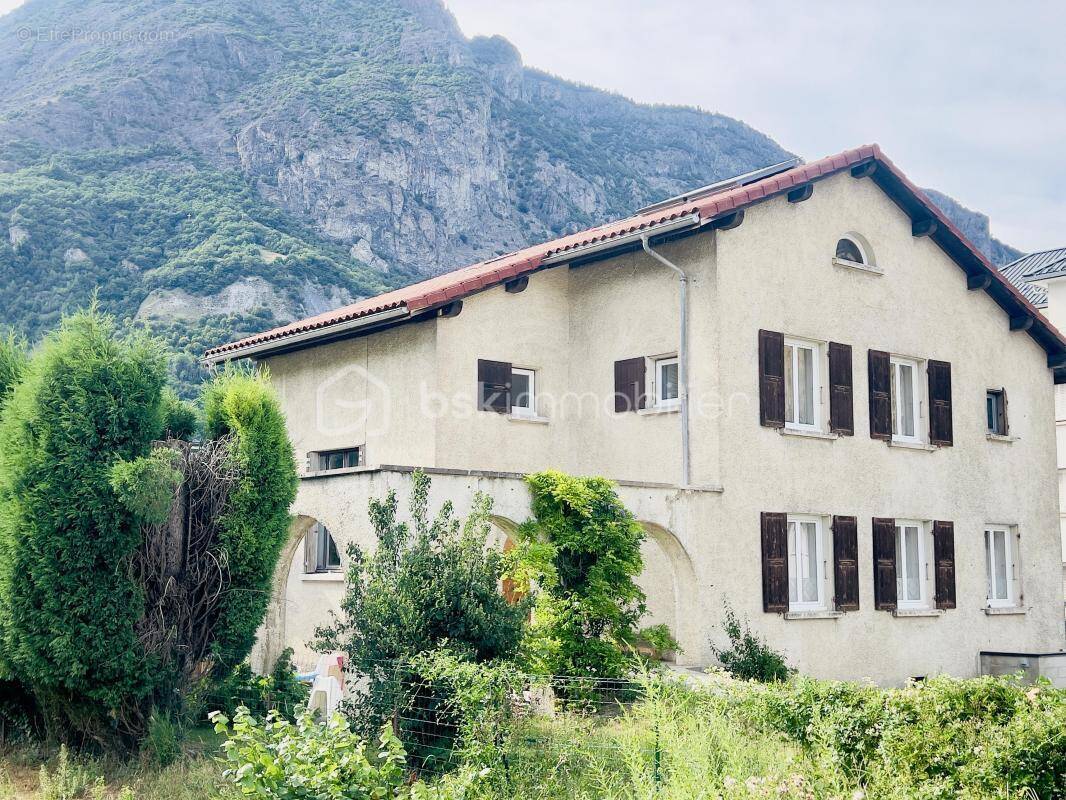 Appartement à SAINT-JEAN-DE-MAURIENNE