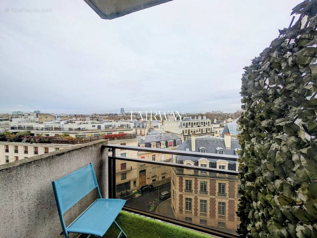 Appartement à PARIS-8E