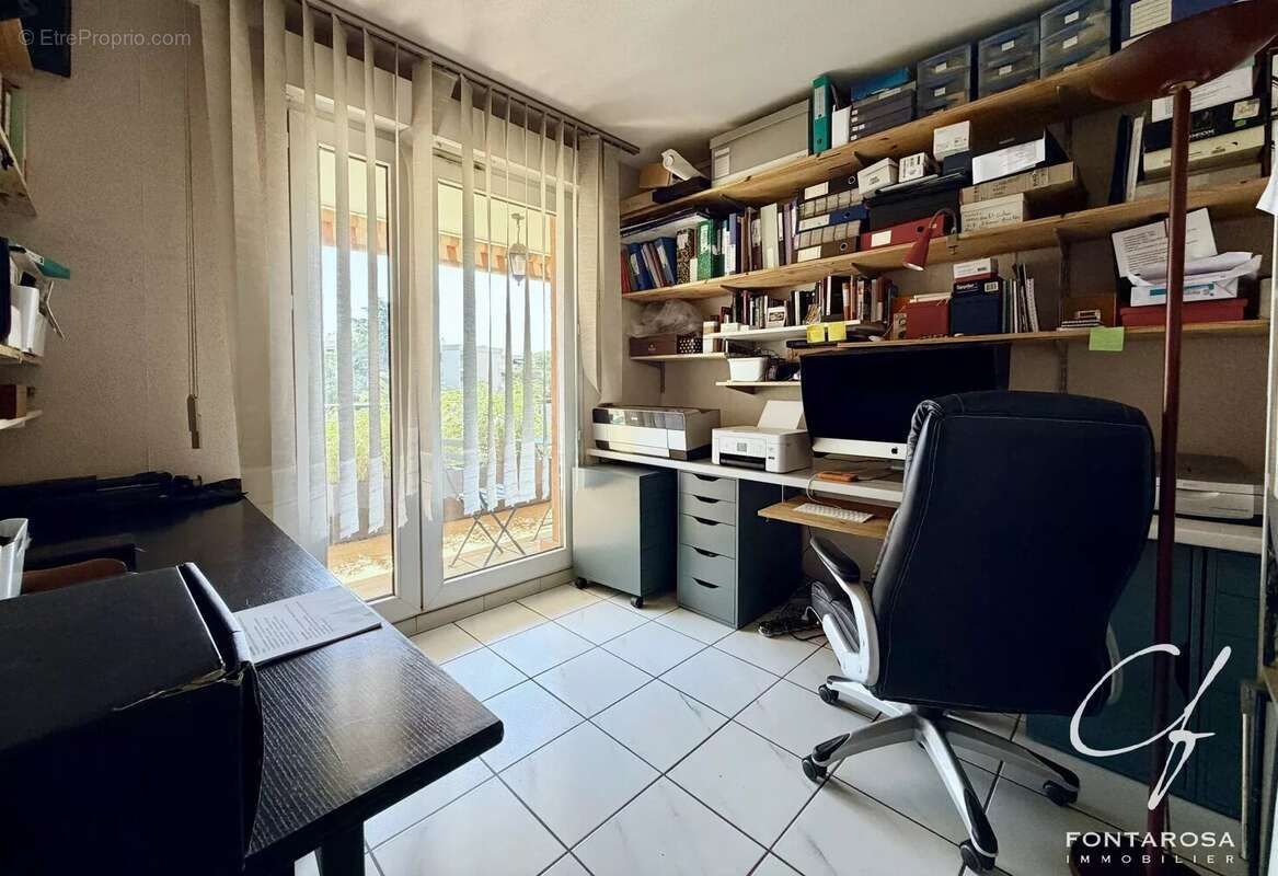 Saint-Raphaël – Valescure : agréable 3 pièces traversant avec loggia, garage et piscine - photo 10
