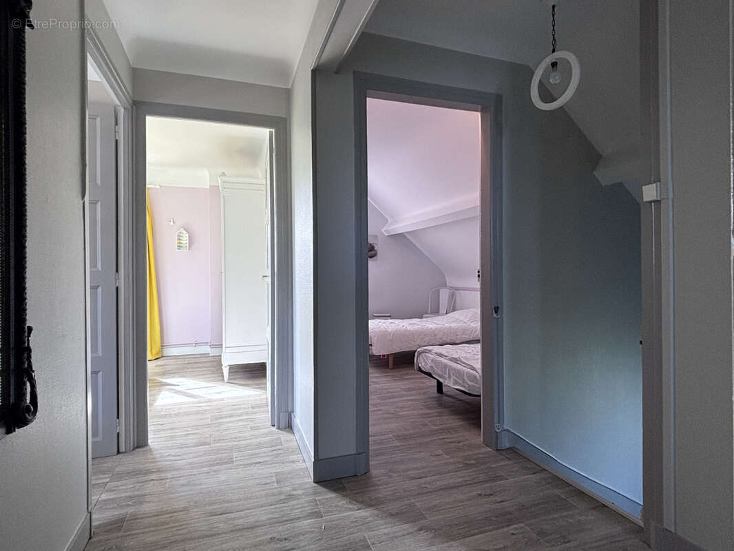 Maison à MONTREUIL-LA-CAMBE