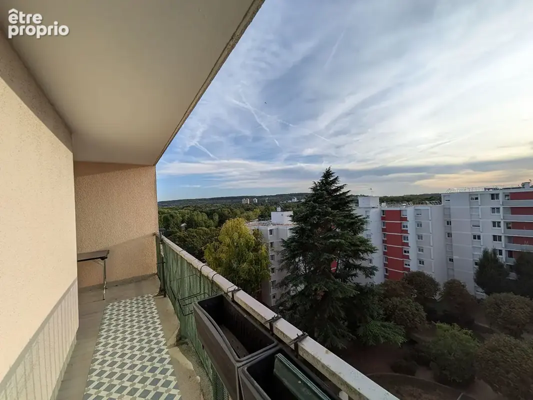F4 avec balcon et vue dégagée ? 3 chambres ? box - photo 5