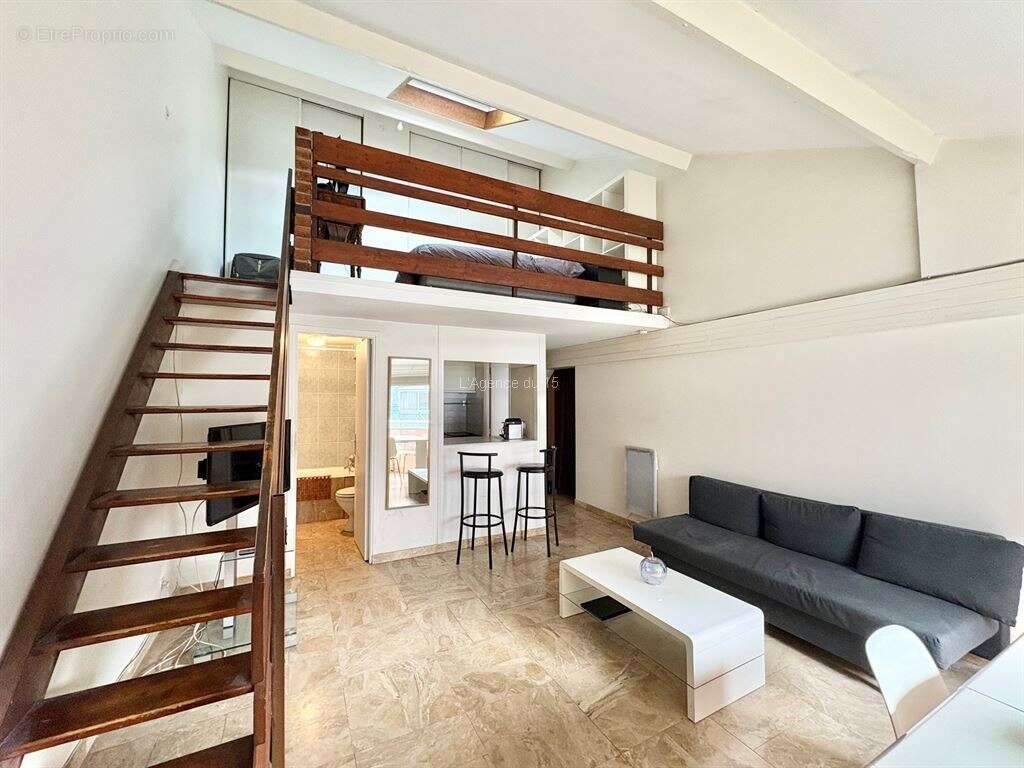 Appartement à PARIS-14E