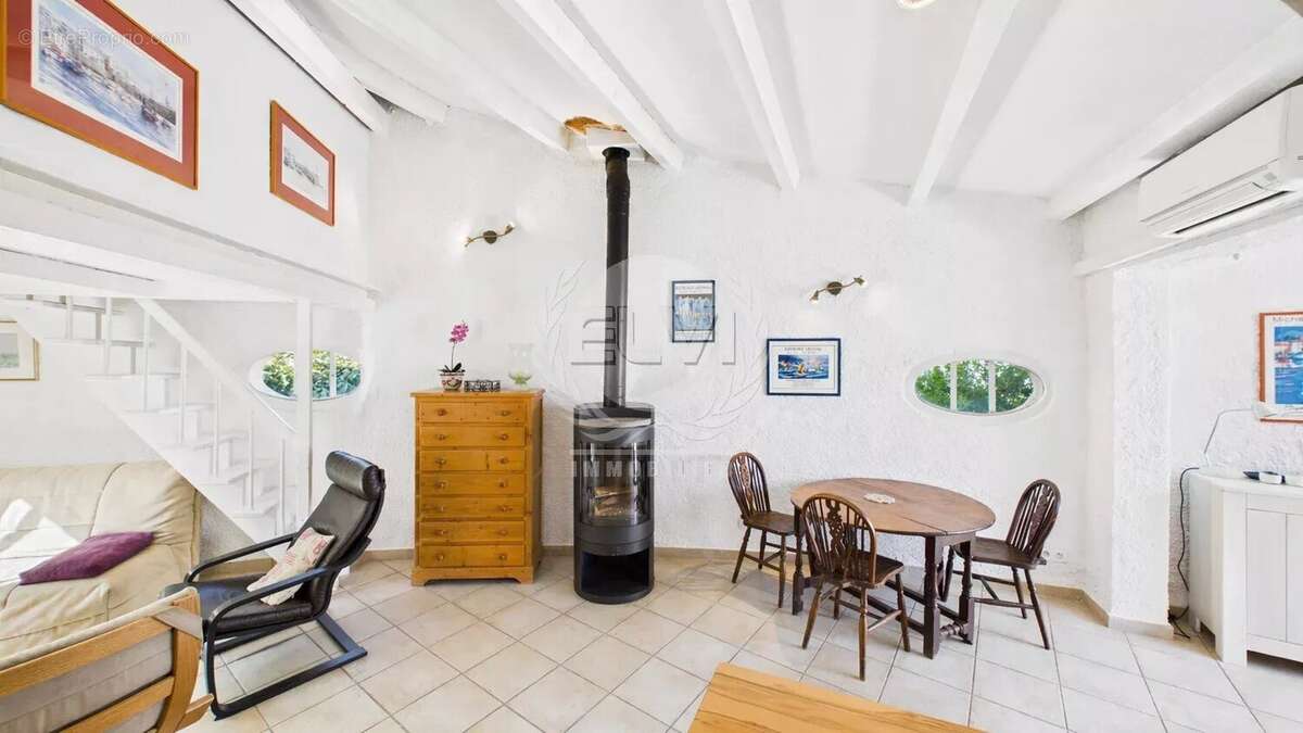 Maison à PLAN-DE-LA-TOUR