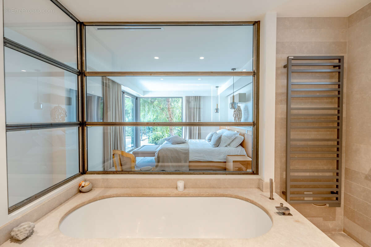 Domaine de la Nartelle villa de prestige avec piscine et vue mer dominante - photo 22