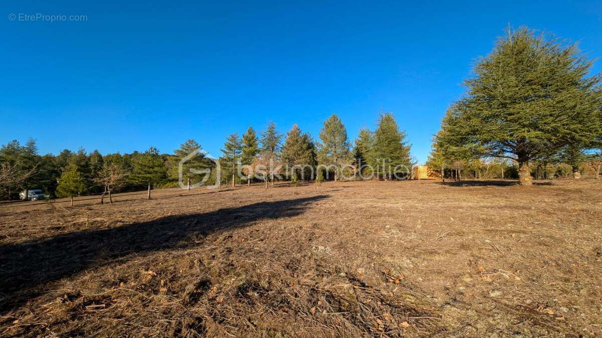 Terrain à VILLANIERE