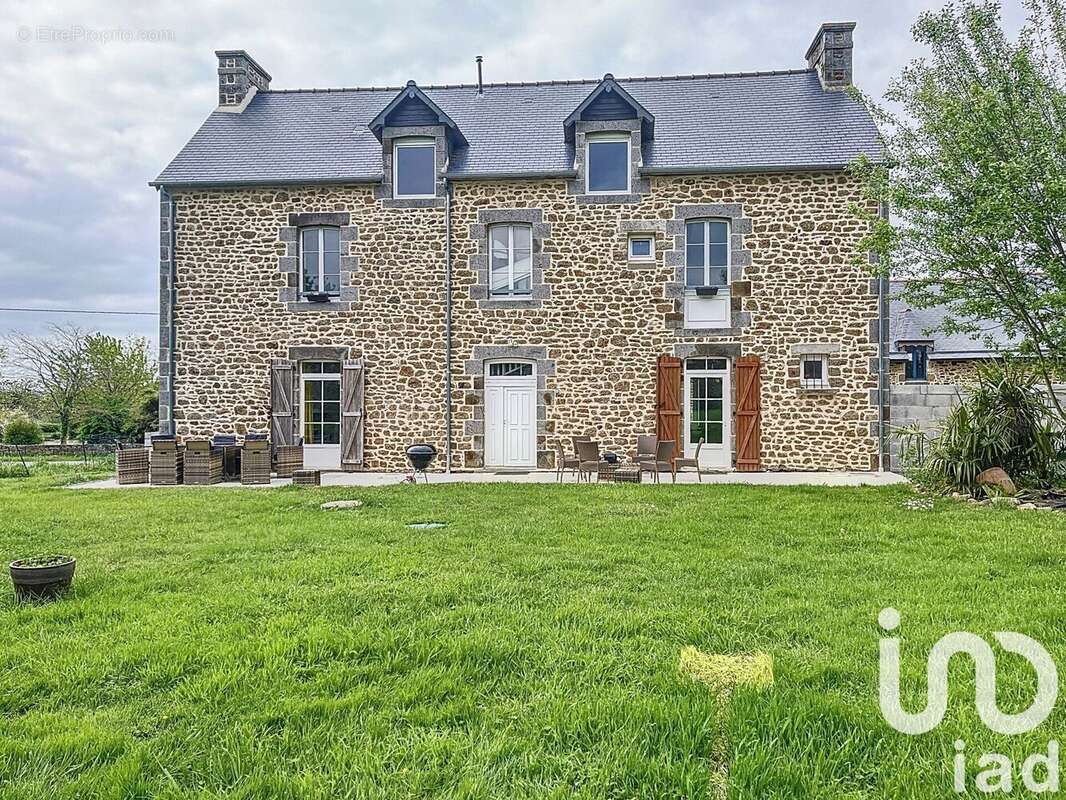 Photo 2 - Maison à BAGUER-MORVAN