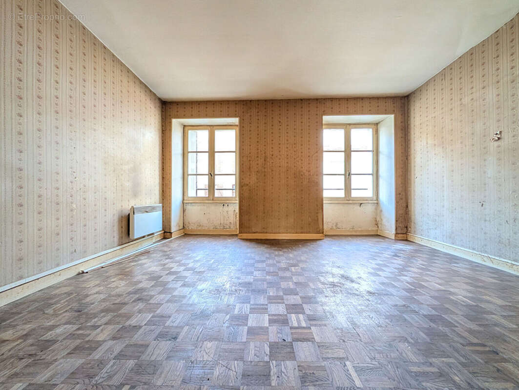 Appartement à LA MOTHE-SAINT-HERAY