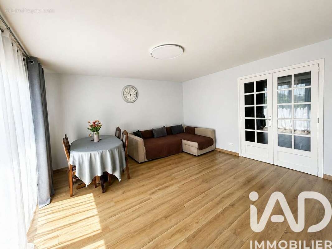 Photo 2 - Appartement à CORBEIL-ESSONNES