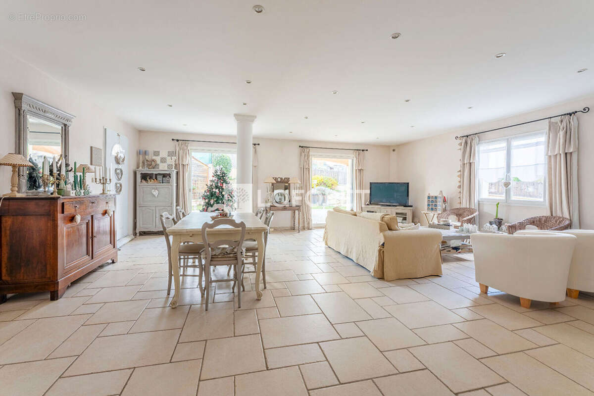 Maison à L&#039;ARBRESLE