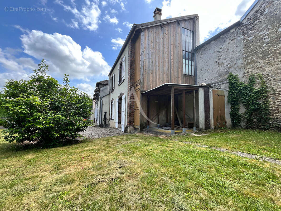 Maison à SAINT-CHERON