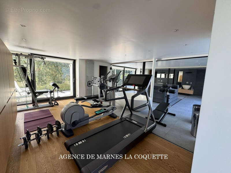 Maison à VILLE-D'AVRAY