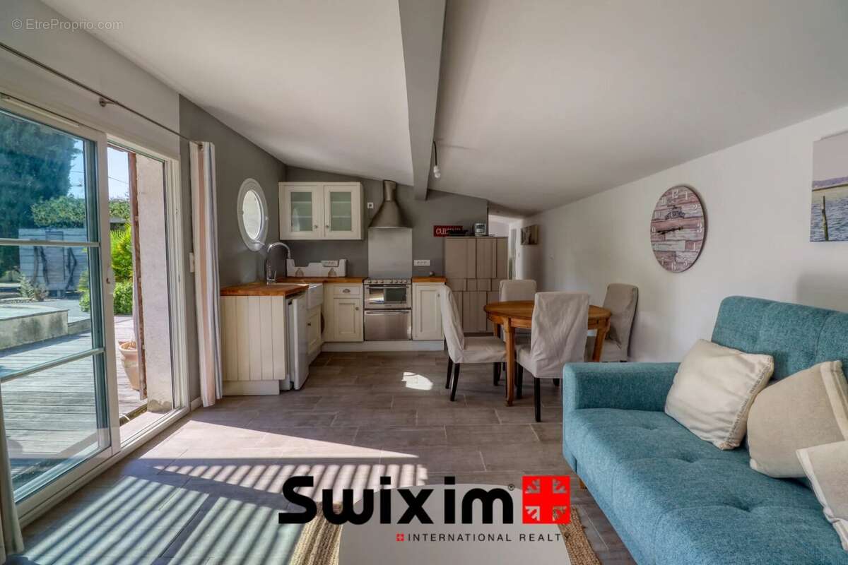 Maison à SAINT-ESTEPHE