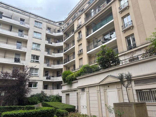 Appartement à ISSY-LES-MOULINEAUX