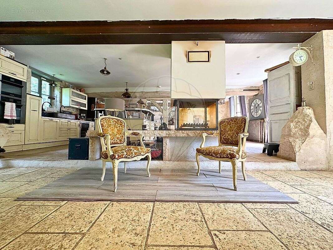 Maison à CREPY-EN-VALOIS