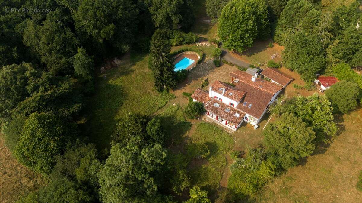 Maison 261 m² à Villefranque  - photo 2